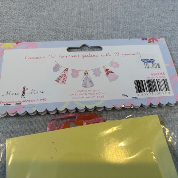 Meri Meri "Calling All Princesses" Cupcakes, Plates, Garland and Invitations - Picture 9 of 10